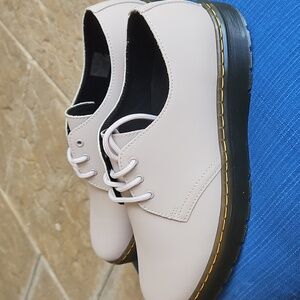 Dr Martens Zavala Oxford,   Vintage Taupe Smooth Leather- Unisex M/9 W/10